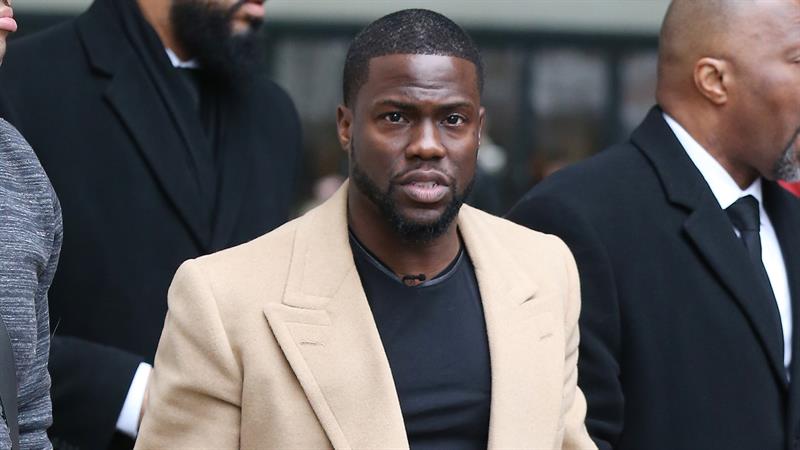 Kevin Hart Is 'Evaluating' Returning As Oscars Host After Ellen DeGeneres Pleads With Him To Return Kevin Hart Is 'Evaluating' Returning As Oscars Host After Ellen DeGeneres Pleads With Him To Return