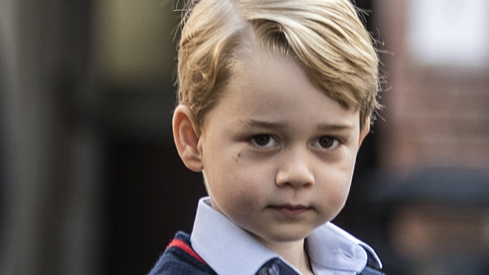 LONDON, ENGLAND - SEPTEMBER 7: (EDITORS NOTE: Retransmission of #843614140 with alternate crop.) Prince George of Cambridge arrives for his first day of school at Thomas's Battersea on September 7, 2017 in London, England. (Photo by Richard Pohle - WPA Pool/Getty Images)