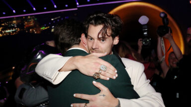 Harry Styles HUGGING Literally Everyone At The 2023 Grammys