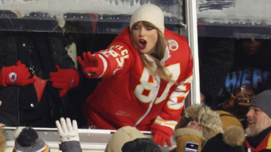 Taylor Swift Cheers On Travis Kelce In Freezing Weather At Chiefs-Dolphins Game
