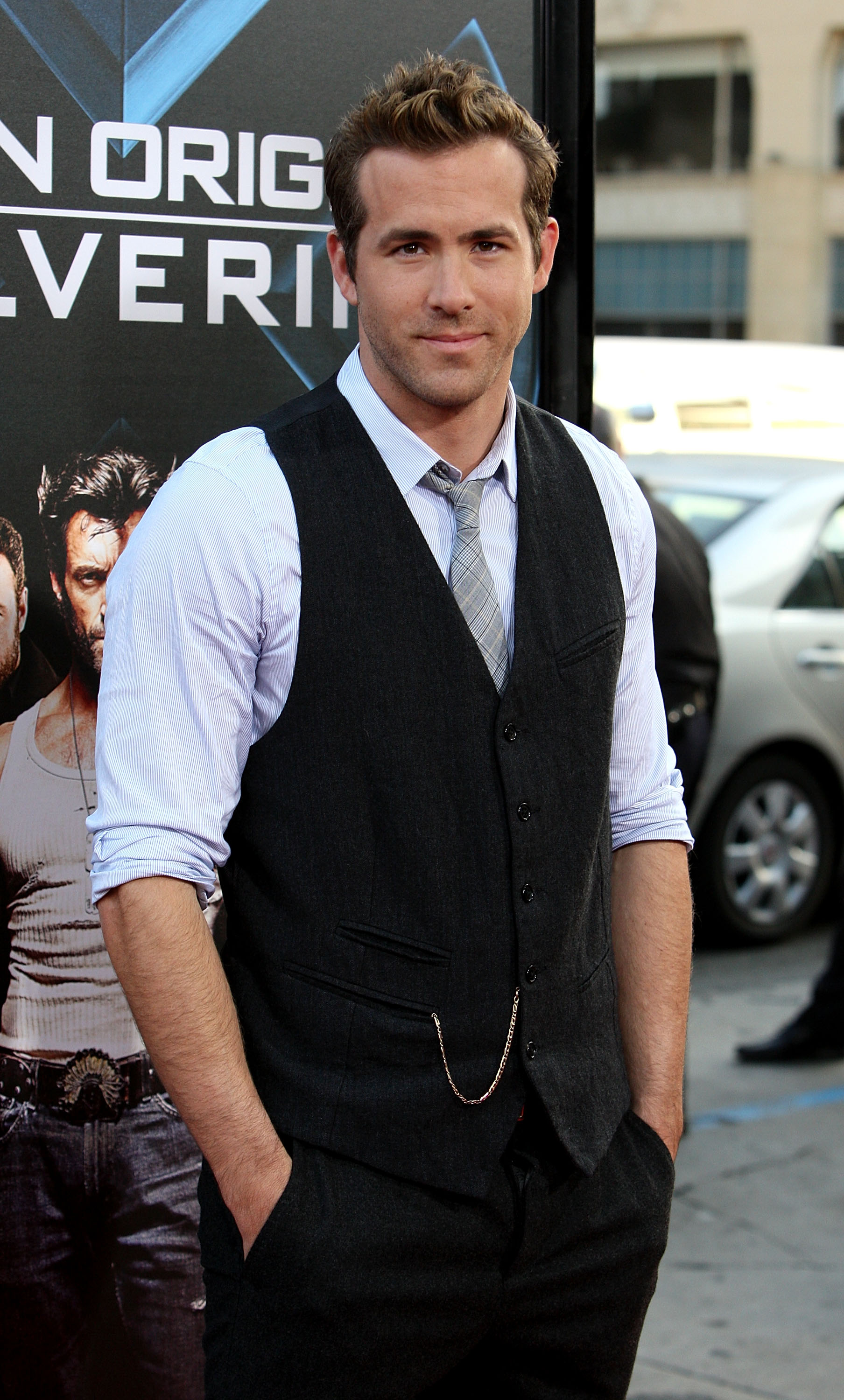 Ryan Reynolds arrives at the Screening Of 20th Century Fox’s ‘X-Men Origins: Wolverine’ on April 28, 2009 at the Gruman’s Manns Chinese Theater in Hollywood, California
