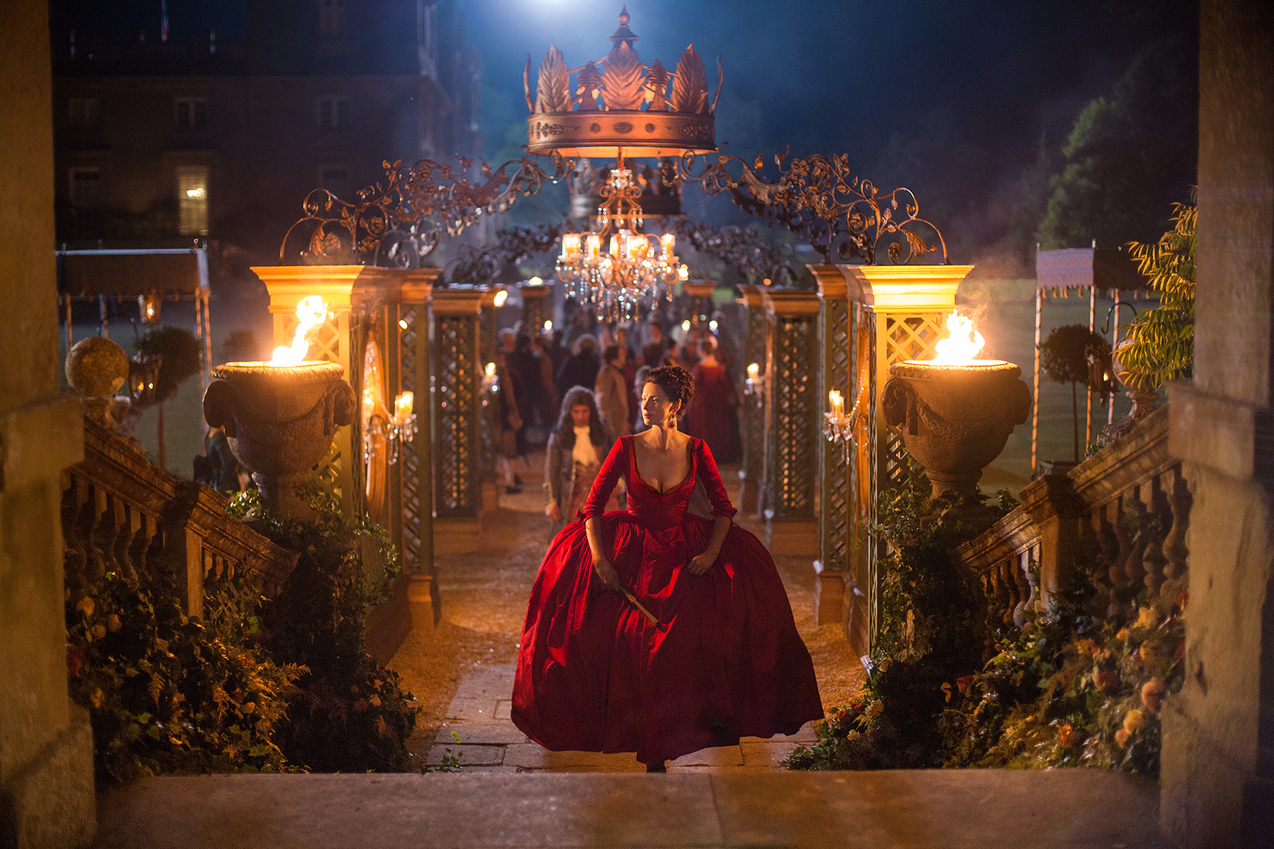 Outlander-Caitriona-Balfe-On-The-Red-Dress