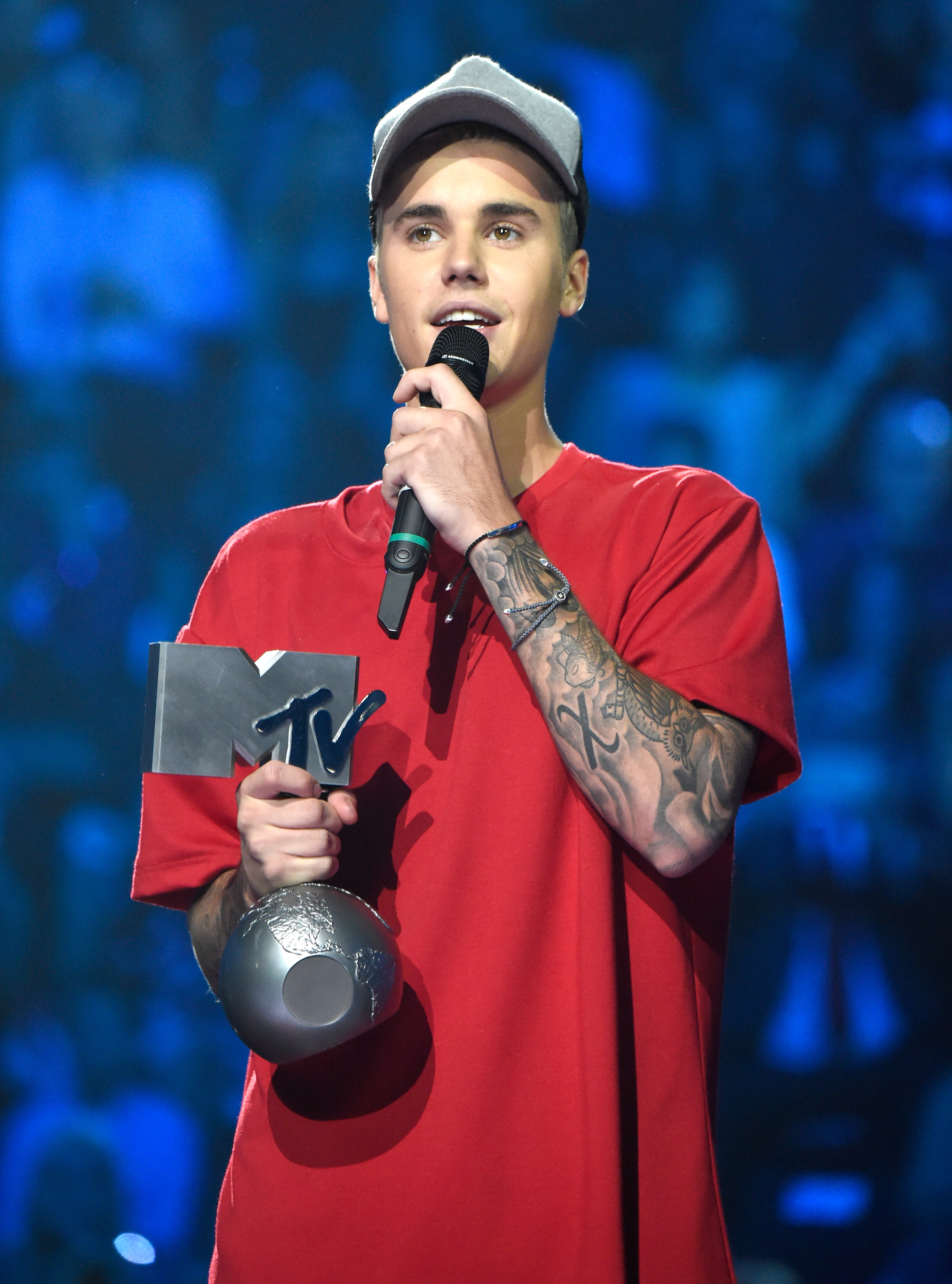 Justin Bieber Is The Big Winner At MTV EMAs With 5 Awards