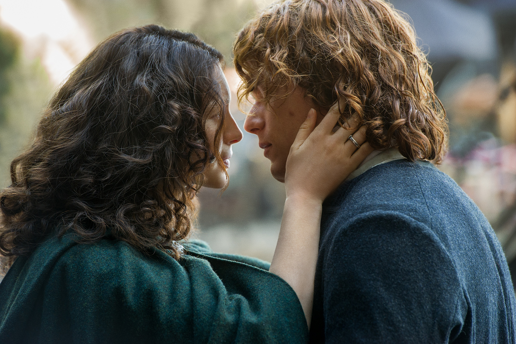 'Outlander' Season 2, Episode 1 Recap: 'Through A Glass, Darkly'