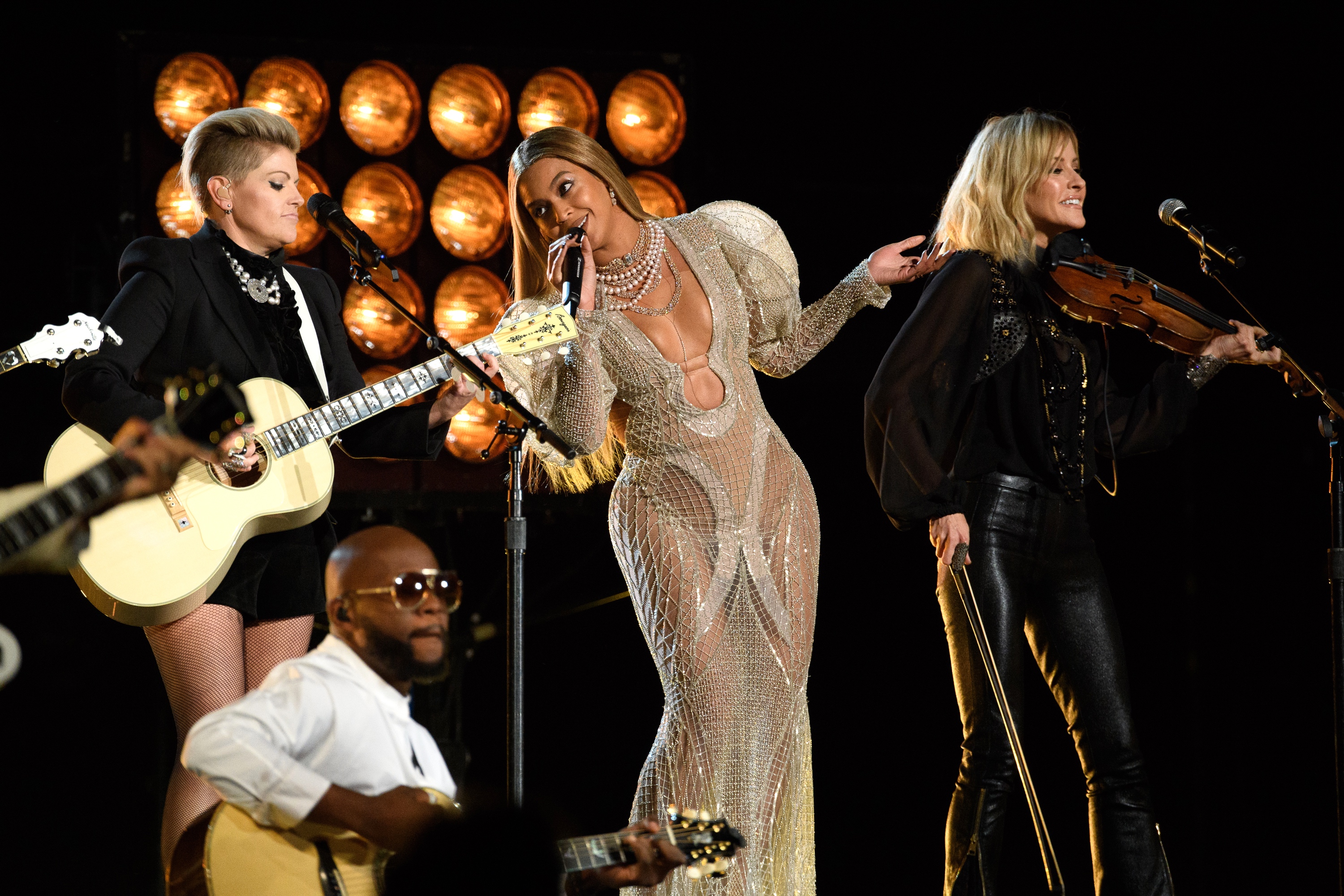 Beyonce Celebrates 50th Anniversary Of CMAs By Performing 'Daddy Lessons' With Dixie Chicks